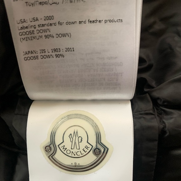 Authentic Moncler Agate Quilted Puffer Jacket - Picture 4 of 5